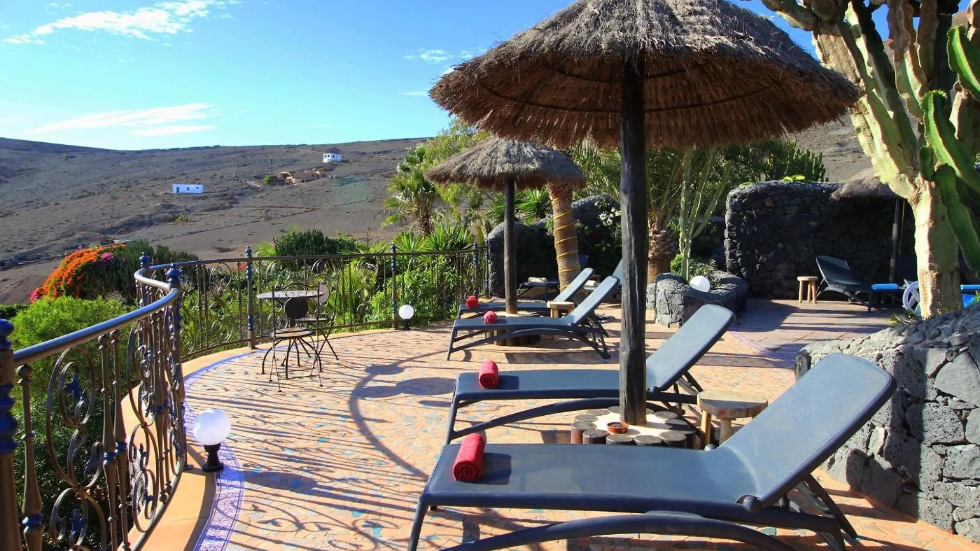 Niro - Sauna, Beheizter Pool, Billiard Tisch, Tischtennis Tias Spain